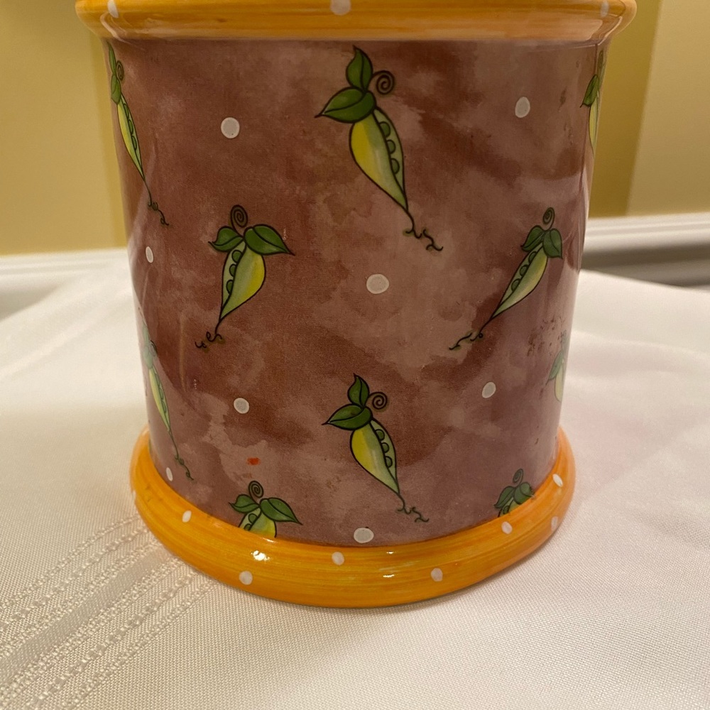 The Essex Collection canister with Peapods